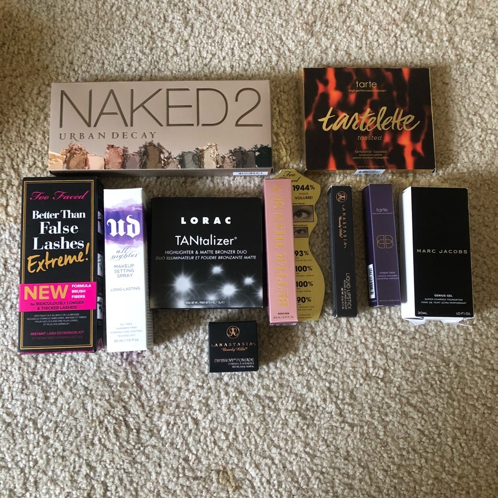 🌸Lot of High End make up boxes